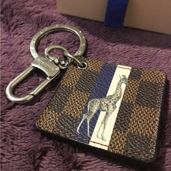 Authentic Louis Vuitton Damier Illustra  SAVANE Giraffe Chapman Keychain - Picture 10 of 16